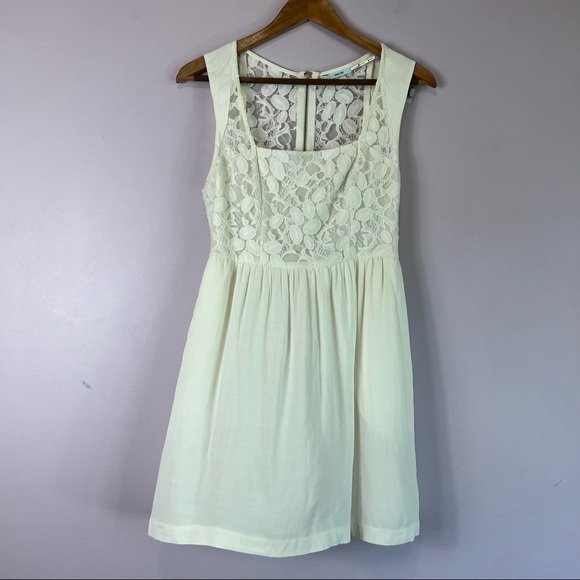 KIMCHI BLUE Urban Outfitters Lace Bodice Zipper Creme Mini Dress Pockets Size  2 - Picture 1 of 12